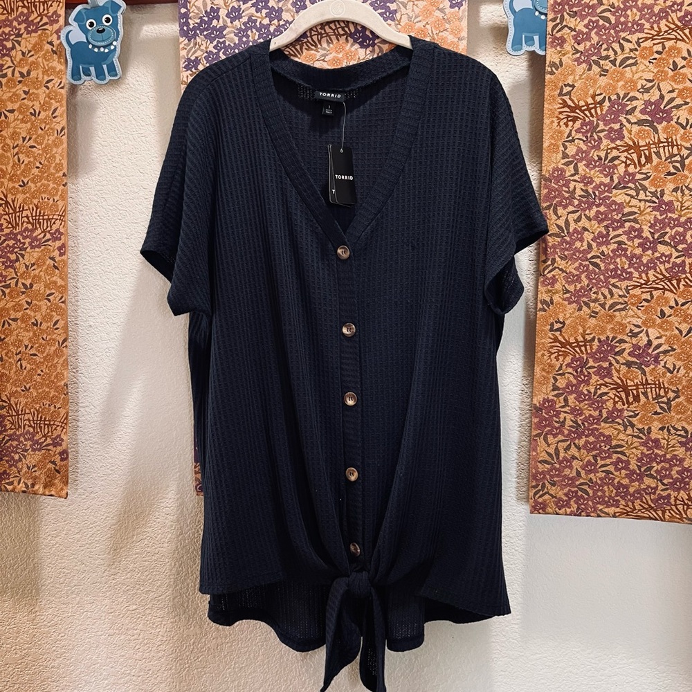 Torrid Navy Blue Waffle knit Short Sleeve Tie Front Shirt NWT Sz 1